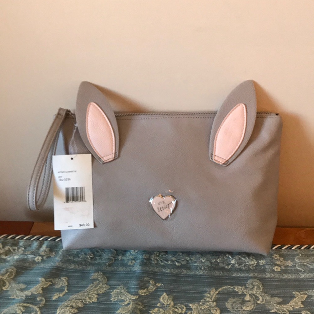 BETSEY JOHNSON COSMETIC BAG WITH STRAP 48.00 NWT - Picture 6 of 6